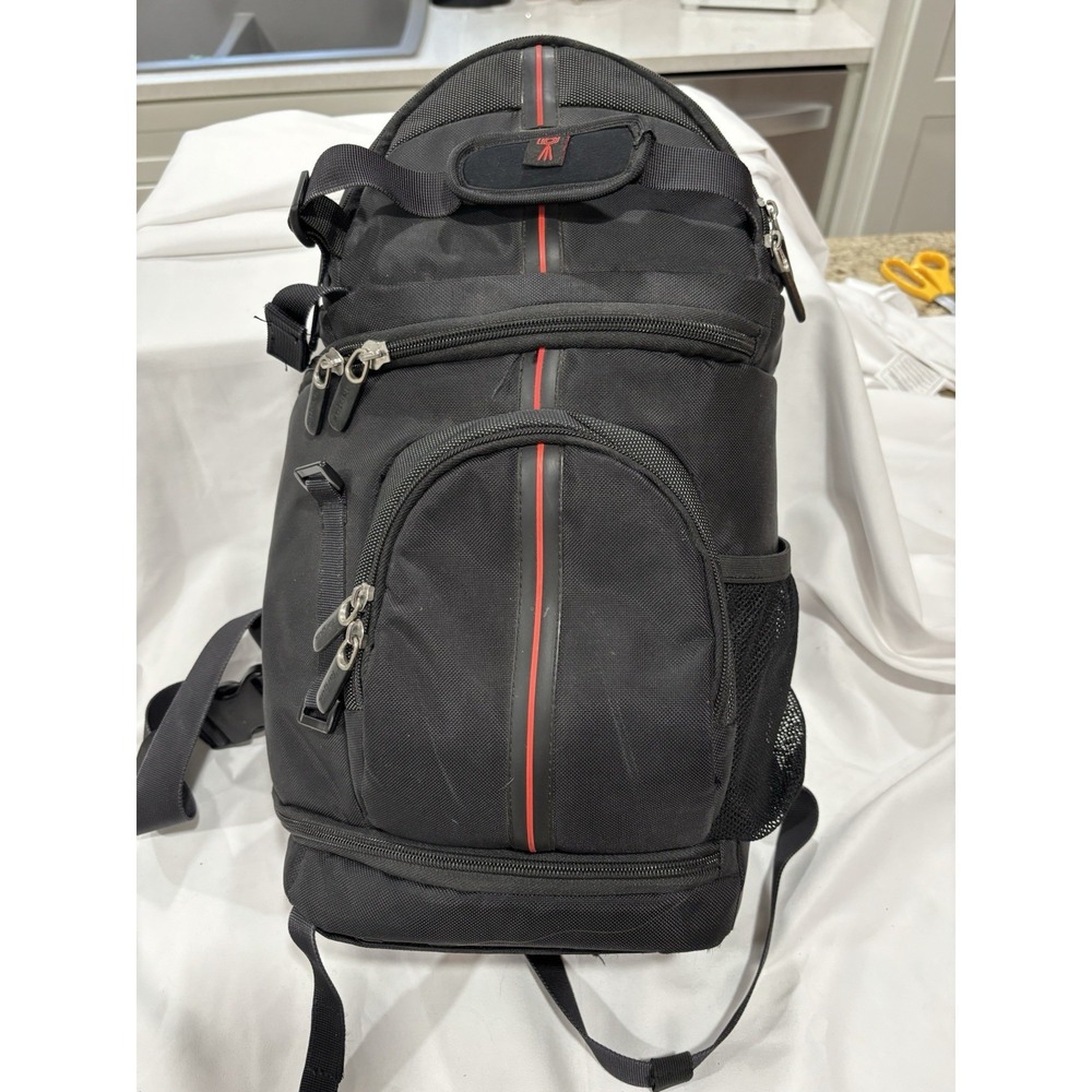 Targus Digital 17" SLR Camera Sling Bag Backpack Model No. TGC-SBM200 Black
